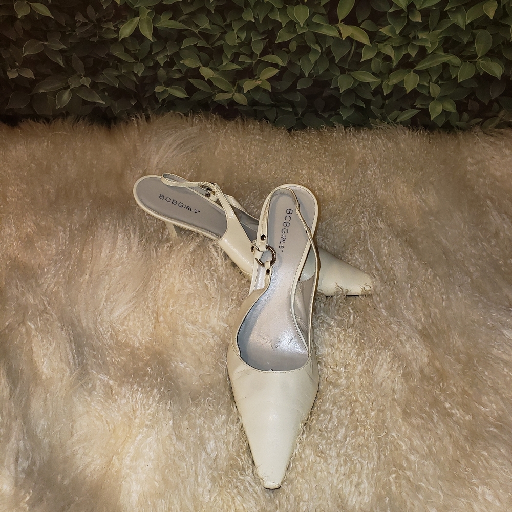 BCB Girls Cream sling back heel size 10.